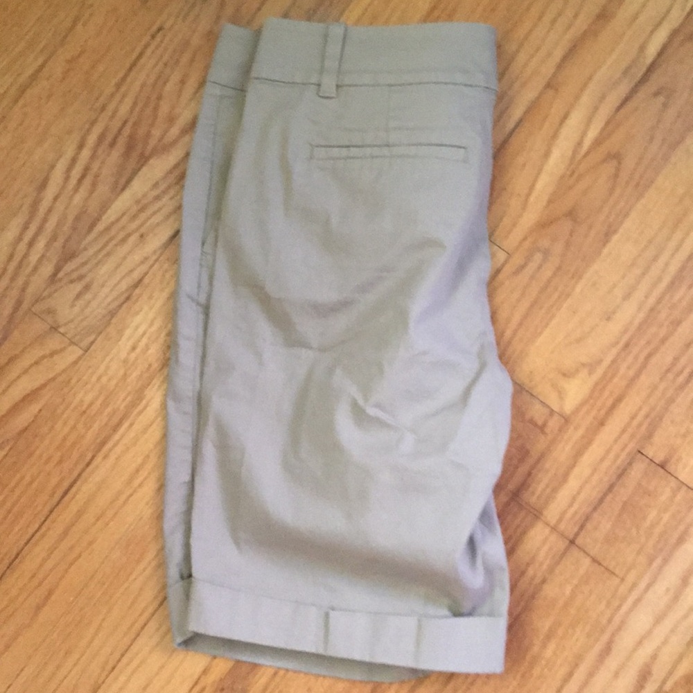 Tan short - Picture 2 of 3